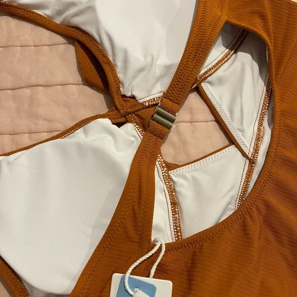 NWT Cupshe Women’s One Piece Tie Neck Swimsuit Burnt Orange sz M - Picture 3 of 4